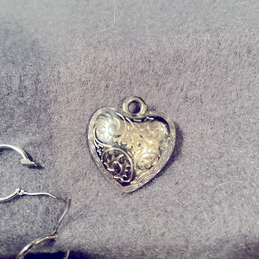 Earrings - Picture 2 of 3